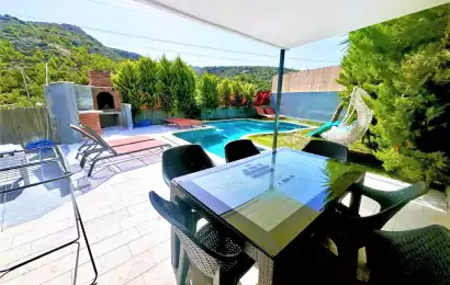 villaName