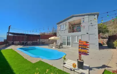 villaName