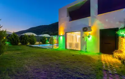 villaName