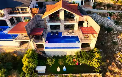 villaName