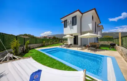 villaName
