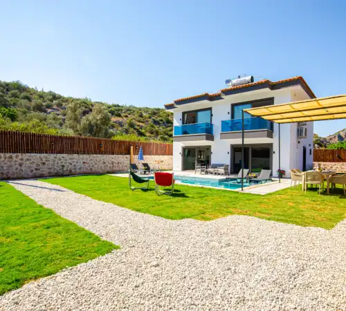 villaName