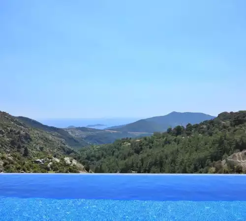 villaName
