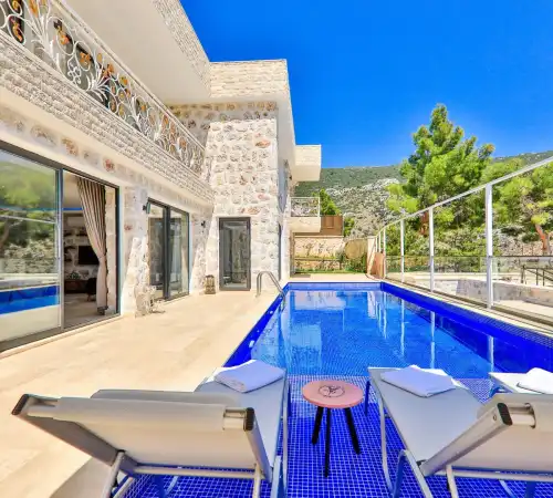 villaName