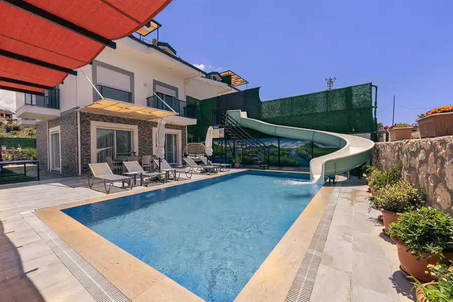 Villa Green House