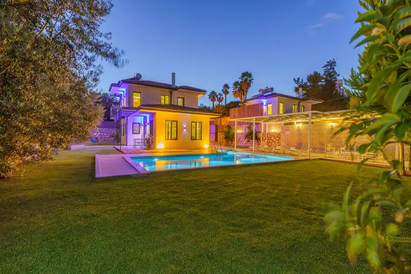 Villa Green House